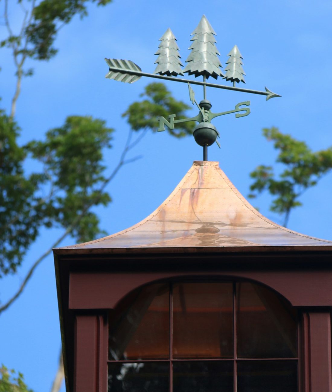 Turmhaube aus Kupfer mit Wetterfahne